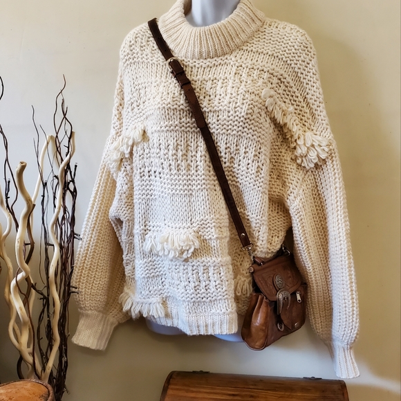 Oversized Chunky Cozy Pullover Sweater - Picture 2 of 12
